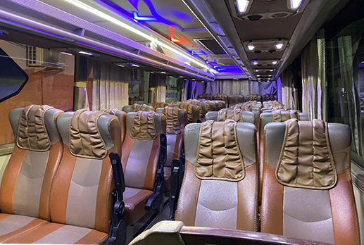 Driver profesional Sewa Bus Malang
